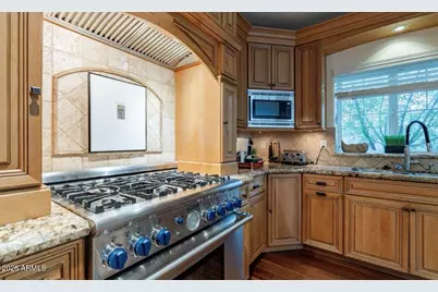 5130 N 32nd Place, Phoenix, AZ 85018 - Photo 8