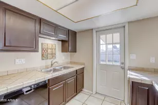 921 E Campus Dr, Tempe, AZ 85282 - Photo 20