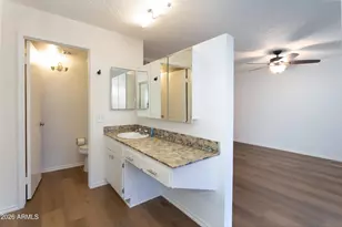 12128 S Eagleman Dr, Phoenix, AZ 85044 - Photo 10