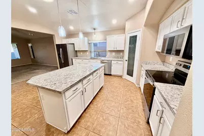 689 E Taylor Trail, San Tan Valley, AZ 85143 - Photo 4