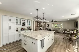 9251 W Oraibi Dr, Peoria, AZ 85382 - Photo 10