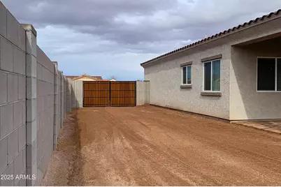 8741 W Altos Drive, Arizona City, AZ 85123 - Photo 10