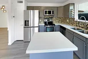 908 E Wahalla Ln, Phoenix, AZ 85024 - Photo 2