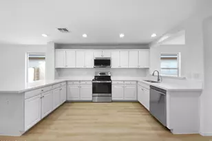 946 E Leslie Ave, San Tan Valley, AZ 85140 - Photo 2