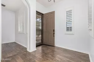 836 E Gary Ln, Phoenix, AZ 85042 - Photo 2