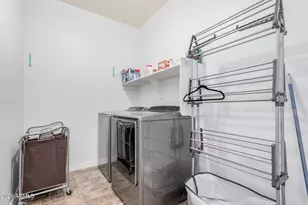 836 E Gary Ln, Phoenix, AZ 85042 - Photo 32