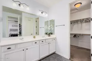 836 E Gary Ln, Phoenix, AZ 85042 - Photo 16