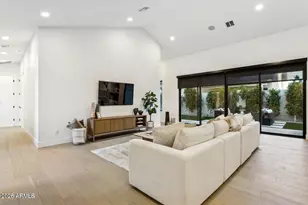 6323 N 10th Dr, Phoenix, AZ 85013 - Photo 10