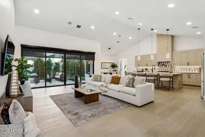 6323 N 10th Drive, Phoenix, AZ 85013 - Photo 8