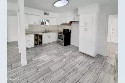 6020 W Medlock Drive, Glendale, AZ 85301 - Photo 2