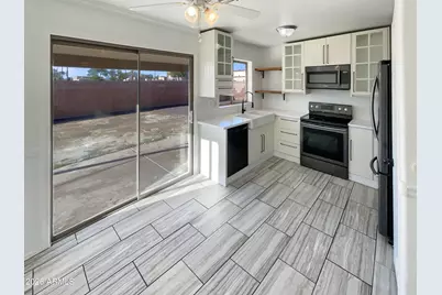 3822 N 106th Drive, Avondale, AZ 85392 - Photo 2