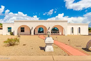 1913 N 66th St, Mesa, AZ 85205 - Photo 2