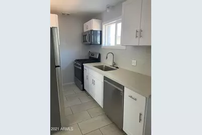 2242 N 29th Place #Apt 3, Phoenix, AZ 85008 - Photo 4