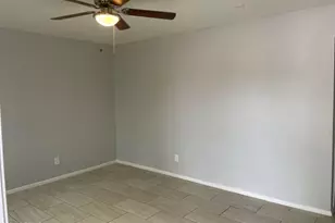 2242 N 29th Pl, Phoenix, AZ 85008 - Photo 2