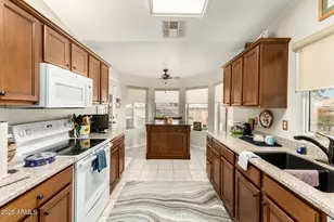 19426 N 84th Ave, Peoria, AZ 85382 - Photo 10