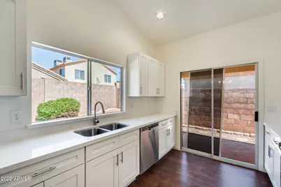 3024 E Blackhawk Drive, Phoenix, AZ 85050 - Photo 12