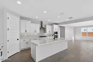 16761 W Audrey Ln, Surprise, AZ 85387 - Photo 8