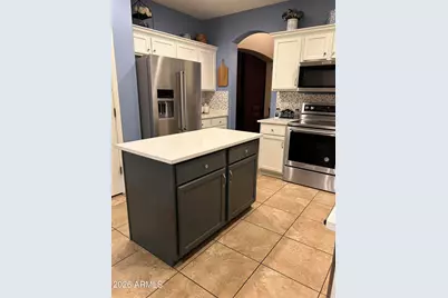 2204 W Alicia Drive, Phoenix, AZ 85041 - Photo 8