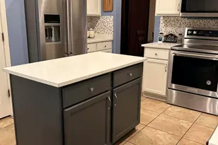 2204 W Alicia Dr, Phoenix, AZ 85041 - Photo 8