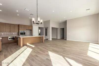 13647 W Crabapple Drive, Peoria, AZ 85383 - Photo 10