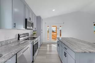 1852 N Saffron Cir, Mesa, AZ 85205 - Photo 16