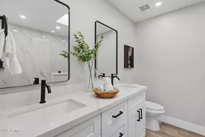 19048 N 37th Place, Phoenix, AZ 85050 - Photo 32