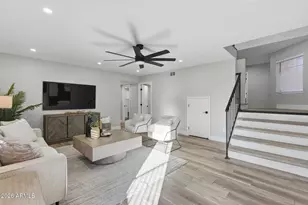 19048 N 37th Pl, Phoenix, AZ 85050 - Photo 8