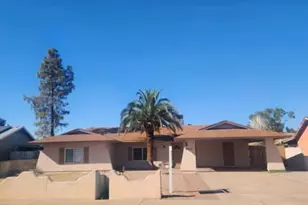8010 W Westview Dr, Phoenix, AZ 85033 - Photo 1