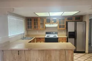 8010 W Westview Dr, Phoenix, AZ 85033 - Photo 8