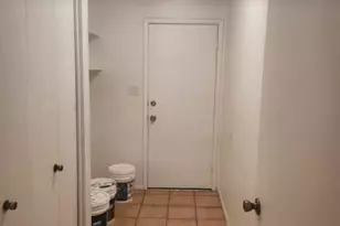 8010 W Westview Dr, Phoenix, AZ 85033 - Photo 10