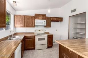 301 E Desert Ln, Gilbert, AZ 85234 - Photo 16