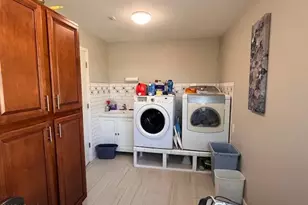 8708 W Golden Ln, Peoria, AZ 85345 - Photo 10