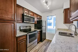 10610 S 48th St, Phoenix, AZ 85044 - Photo 8