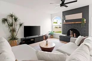 10640 S 44th St, Phoenix, AZ 85044 - Photo 4