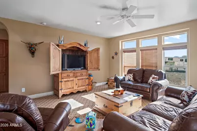 46109 W J-1 Ranch Road, Wickenburg, AZ 85390 - Photo 10