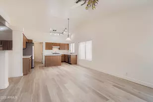 19858 N 33rd Pl, Phoenix, AZ 85050 - Photo 8