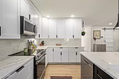 11826 N 38th Place, Phoenix, AZ 85028 - Photo 16