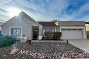 925 E Wagoner Rd, Phoenix, AZ 85022 - Photo 1