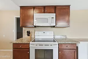 10365 W Pinehurst Dr, Sun City, AZ 85351 - Photo 8