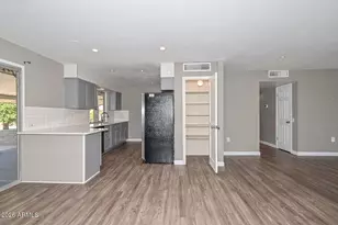 9301 W Glen Oaks Cir N, Sun City, AZ 85351 - Photo 10