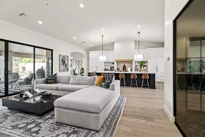 8720 E San Vicente Drive, Scottsdale, AZ 85258 - Photo 4