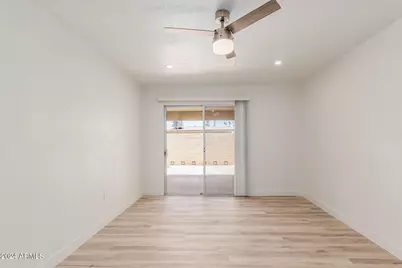 10935 W Santa Fe Drive, Sun City, AZ 85351 - Photo 16