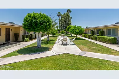 10935 W Santa Fe Drive, Sun City, AZ 85351 - Photo 2