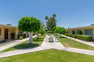 10935 W Santa Fe Dr, Sun City, AZ 85351 - Photo 2