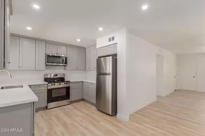 10935 W Santa Fe Drive, Sun City, AZ 85351 - Photo 12