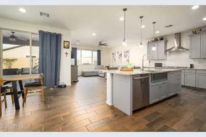 7936 W Wood Lane, Phoenix, AZ 85043 - Photo 2