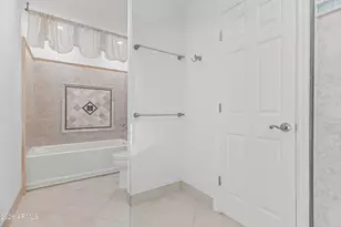 8084 E Del Laton Dr, Scottsdale, AZ 85258 - Photo 16