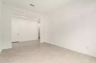 15832 W Desert Hollow Dr, Surprise, AZ 85387 - Photo 10