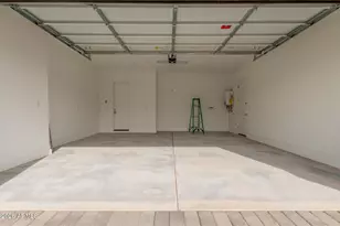 15832 W Desert Hollow Dr, Surprise, AZ 85387 - Photo 26