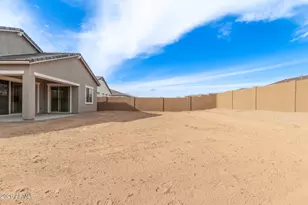 15832 W Desert Hollow Dr, Surprise, AZ 85387 - Photo 34